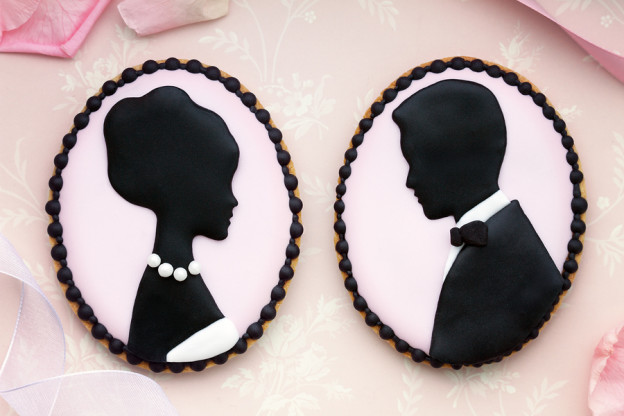 bride and groom cookies