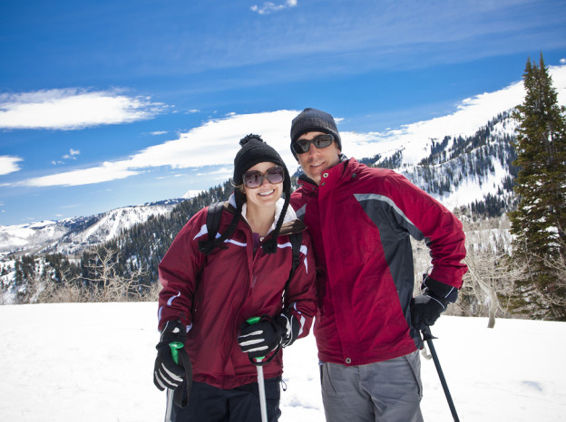 married couple skiing