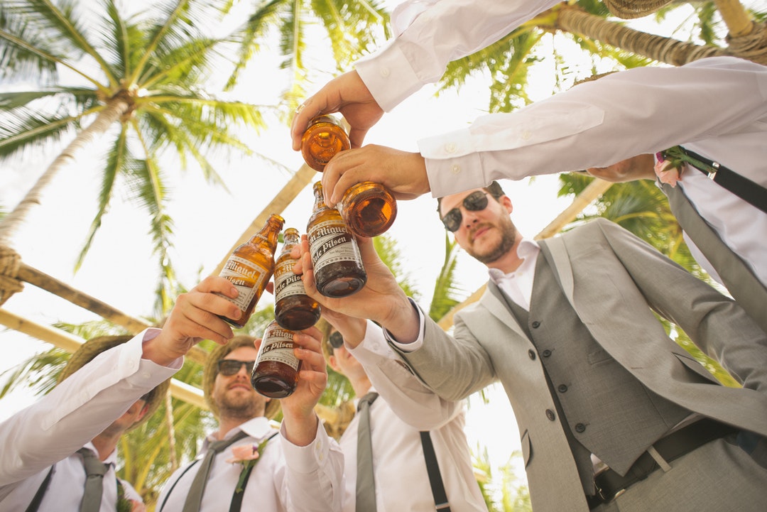 Your Bros Deserve the Best! 15 Creative Ideas for Groomsmen Gifts